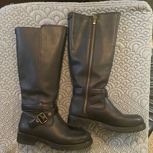 UGG boots. Black learher